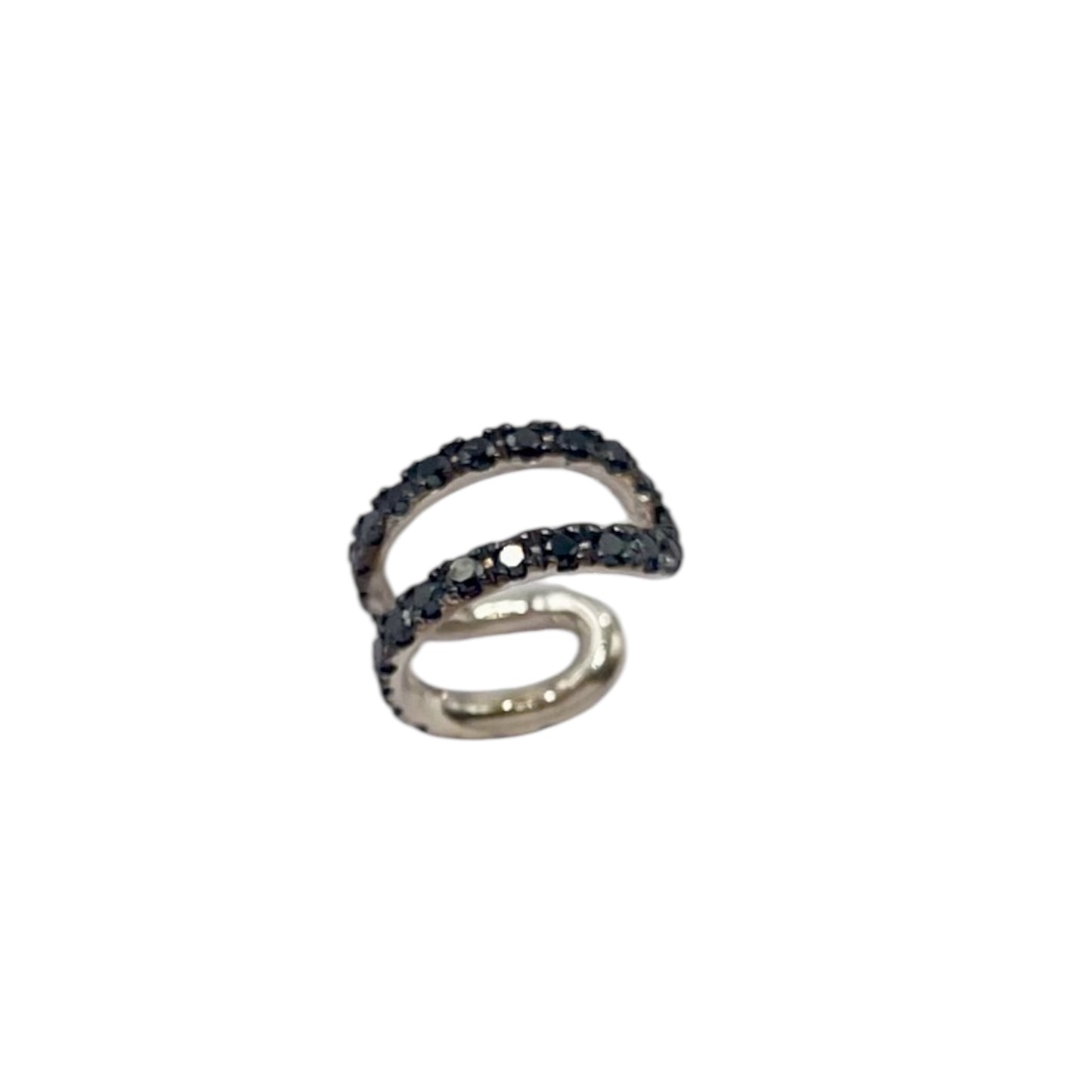 Stylish gold ring with intricate band pattern by Bed of Stones Jewelry
