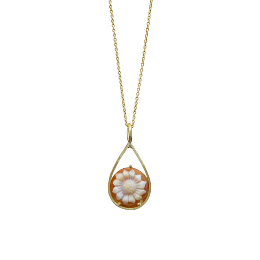 pendant in 18ct Yellow  Gold & Hand Carved Cameo