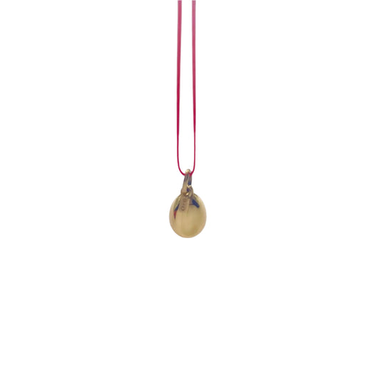 Minimalist gold metallic  pendant on cord Ελάχιστος χρυσός μεταλλικός κρεμαστός σε σχοινί